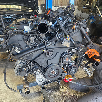 Reconditioned Jaguar Land Rover engine ready for fitting