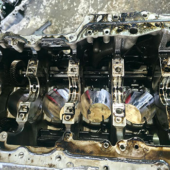 Land Rover engine bottom end inspection
