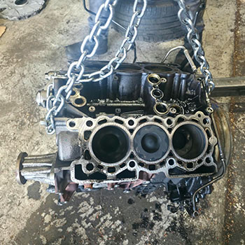 Range Rover Vogue Engine Block Inspection