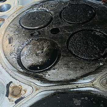 Range Rover engine cylinder head carbon buildup inspection