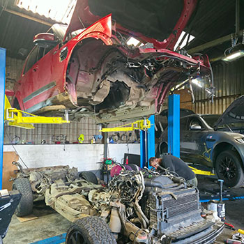 Jaguar F-Pace body lifted for engine replacement
