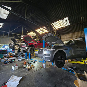 Jaguar and Land Rover engine replacement workshop