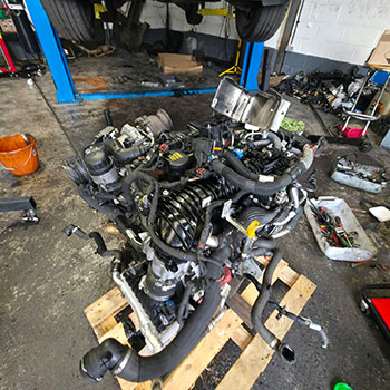 Jaguar Land Rover replacement engine ready for fitting