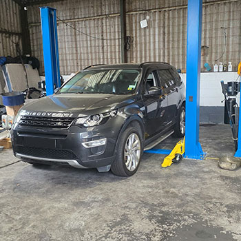 Land Rover Discovery Sport at engine repair garage